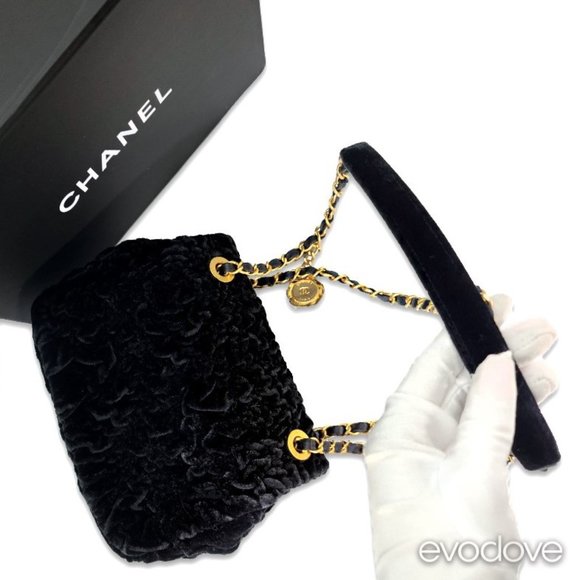 SOLD Classic Flap 2021 Cruse Collection Black & Gold Velvet Bag - Picture 5 of 16